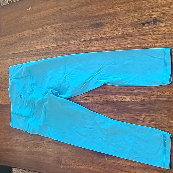 Athleta Ultra High Rise Capri Xxs. Like New - Picture 3 of 4